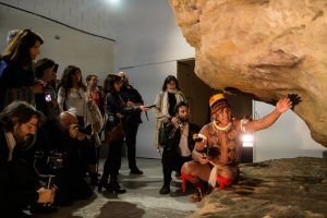 Kamukuwaká – Recriando a gruta sagrada Indígena